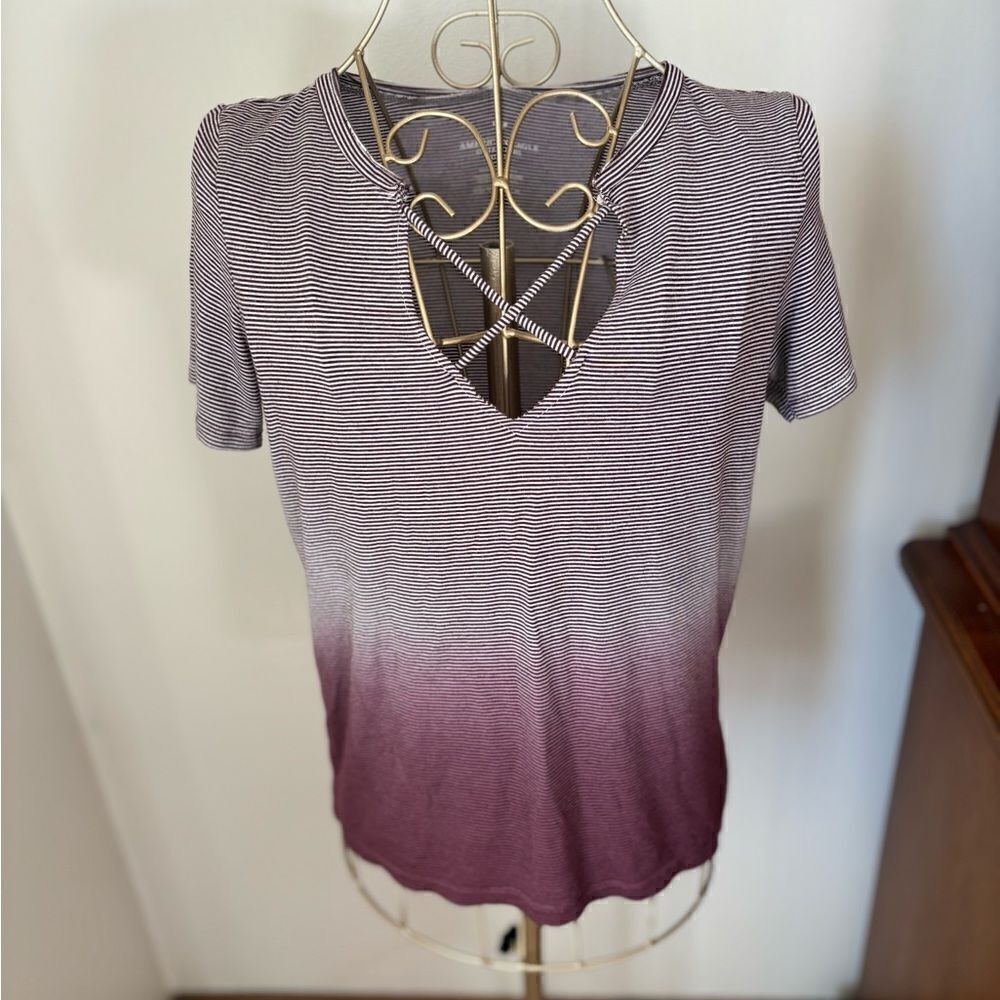 American Eagle Outfitters Crisscross V-Neck Ombre Stripe Tee Size XS